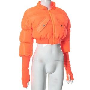 Cropped puffer jacket with long arm warmers. Orange